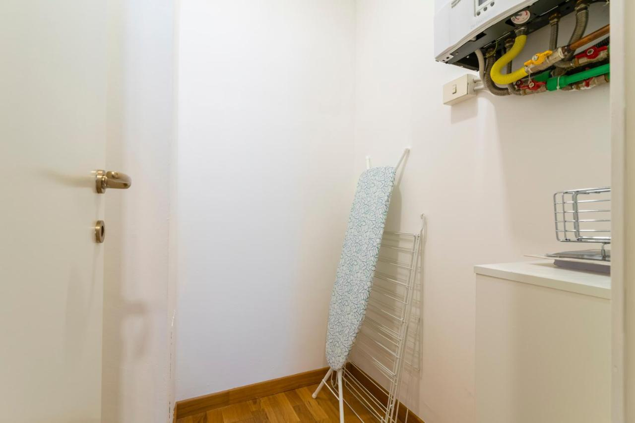 Residenza Cornaggia Apartment Milan Exterior photo